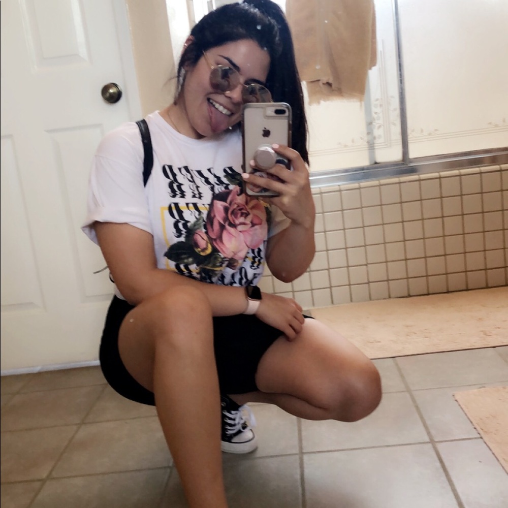 Meet your Posher, Clarissa